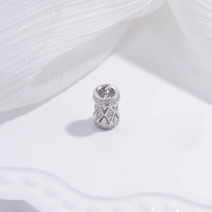 Elegante ciondolo a botte in argento S925 con zirconi e maglia per nappe lunghe