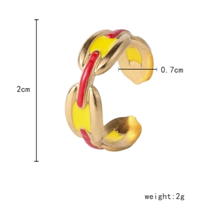 Detailed view of gold chain link ring with red and yellow enamel, weight 2g, height 2cm