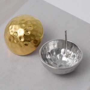 Minimalist 304 stainless steel stud earrings with hammered texture in gold and silver