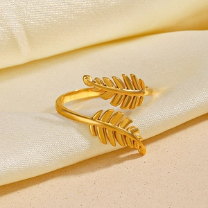 Anello aperto minimalista in acciaio inossidabile placcato oro 18K a forma di foglia