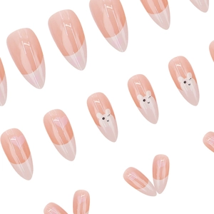 Unghie a mandorla con orsetto e cuore in stile francese rosa e bianco elegante