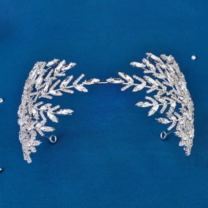 Luxurious silver crystal leaf bridal headband with shimmering rhinestones for wedding