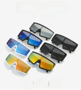 Wasserdichte Übergroße Polarisierte Sport-Sonnenbrille mit Futuristischem Punk-Rahmen