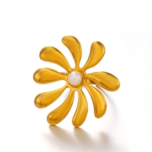 Minimalist 18K gold plated flower ring with pearl inlay on a white background