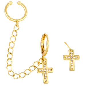 Goldenes asymmetrisches Kreuz-Ohrring-Set mit Kettemanschette und funkelnden Zirkonia