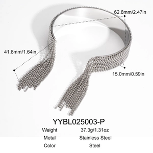 Dimensions techniques du bracelet à franges en acier inoxydable argenté avec détails