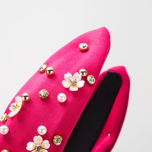 Serre-tête baroque rose foncé avec fleurs 3D, perles blanches et strass brillants