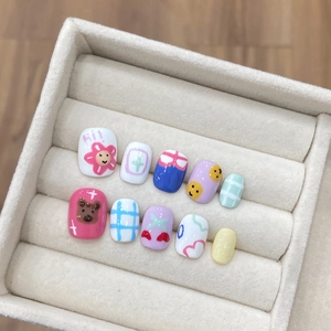 Hand Painted Press On Nails Colorful Cartoon Bear Flower Heart Pattern Square Round Short False Nails