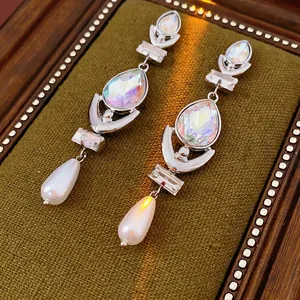 Vintage Luxury Water Drop Rhinestone Tassel Dangle Earrings With Silver Earring Post And Teardrop Imitation Artificial Pearl