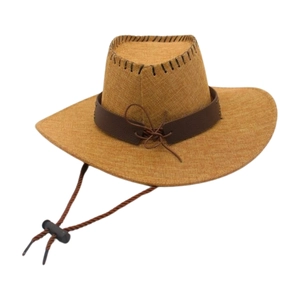Detail der Webstruktur und des dunkelbraunen Kunstlederbandes an einem Cowboy-Sonnenhut