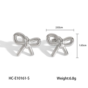 Detail showing bow knot stud earring dimensions 2.02cm x 1.65cm and 6.8g weight