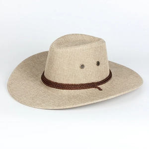 Vista dettagliata del cappello da cowboy in lino con corde marroni e occhielli metallici
