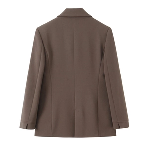 Vue arrière du blazer marron cintré avec épaulettes et texture tissée de qualité