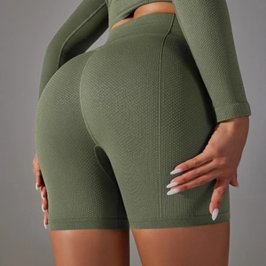 Dettaglio ravvicinato della texture a nido d'ape senza cuciture dei pantaloncini yoga