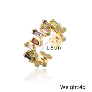 Detail view of 18K gold rainbow zircon open ring with dimensions 1.8cm and 4g weight