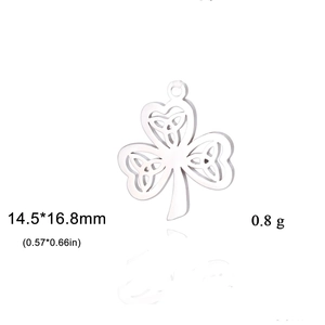 Detailed view of 14.5x16.8mm clover pendant with weight specs for jewelry making