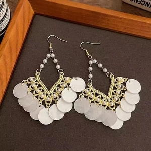 Bohemian dopamine flower earrings with white pearls and shells for summer vacations
