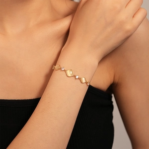 Bracelet vintage doré avec pierre œil de chat et zircon carré réglable pour femme chic