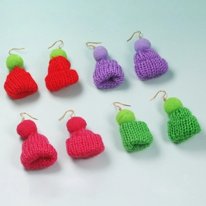 Christmas Mini Knit Hat Earrings With Pom-Pom Winter Beanie Drop Earrings For Women Sweet Knitted Wool Jewelry Gift