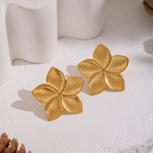 18K gold plated stainless steel flower earrings with vintage texture on elegant setup