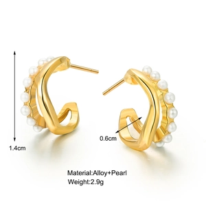Golden alloy C-shaped hoop earrings with small pearls, 1.4cm diameter minimalist design