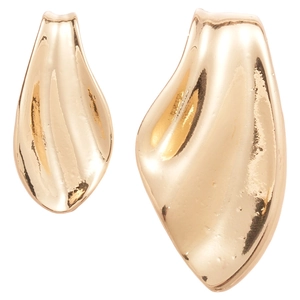 Minimalist golden fishtail asymmetric earrings with polished lava fluid metal design