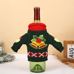 Housse de bouteille de vin de Noël tricotée avec motifs rouge et vert et broderie fête