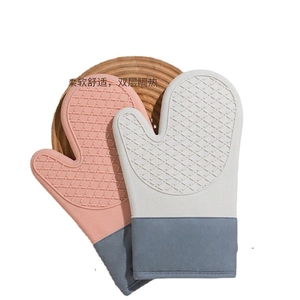 Heat resistant silicone baking gloves with non-slip diamond texture and cotton lining