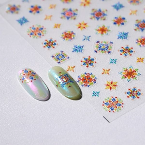 Autocollants nail art bohème aux motifs mandalas colorés et détails dorés brillants