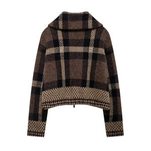 Cardigan in maglia a quadri con grande colletto e motivo a rombi marrone e nero