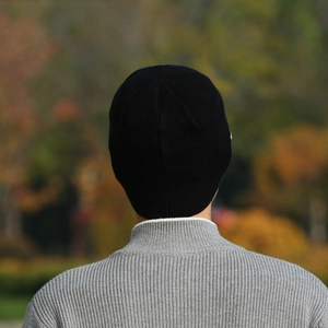 Classic black knitted beanie for men and women, thick winter ribbed hat for outdoor warmth