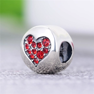 Abalorio de corazón en plata 925 con cristales rojos para pulseras DIY y joyería