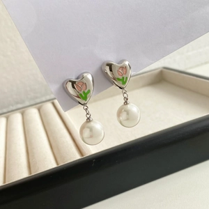 Boucles d'oreilles cœur vintage français avec tulipes roses et perles en acier inoxydable