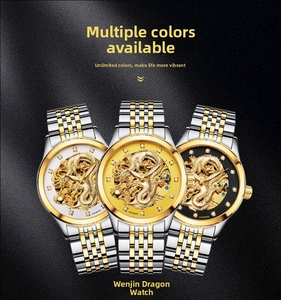 Détails des cadrans avec relief de dragon et bracelets en acier inoxydable doré