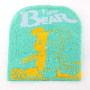 Gothic knit beanie with bicolor bear motif and bold letter print for street style