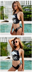 Detail von Pailletten-Neckholder-Top und Denim-Bikini mit LOVE-Schriftzug am Bund