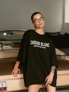 Oversized μαύρο βαμβακερό T-shirt με λευκή εκτύπωση γραμμάτων σε vintage στυλ δρόμου