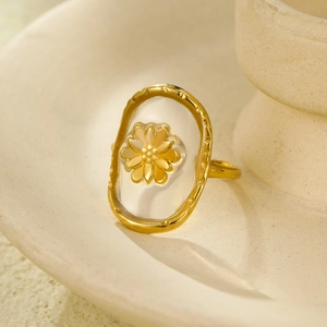 Vintage 18K gold plated stainless steel ring with resin floral inlay and textured edges
