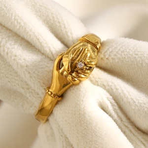 Bague mains entrelacées en acier inoxydable plaqué or 18K avec zircone cubique