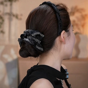 Ensemble chouchou en organza noir et serre-tête perlé pour coiffures élégantes