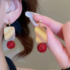 Retro Pendant Earrings With 925 Sterling Silver Earring Post Square Resin Shell Texture Red Glass Bead For Women Elegant