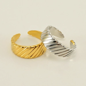 Minimalist twisted striped stainless steel open rings in gold and silver finish