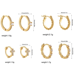 Lot de boucles d'oreilles créoles en or 18 carats avec croix en zircon et détails de taille