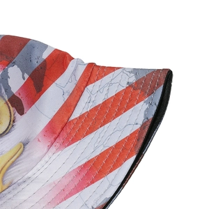 Dettaglio del cappello a secchiello bandiera americana con cuciture e stampa aquila