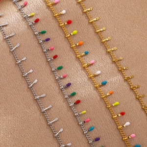 Pendentifs gouttes en émail coloré sur chaînes en acier inoxydable doré et argenté