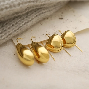 Polished 18K gold teardrop earrings for women in chunky minimalist water drop design