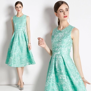 Elegantes Minzgrünes Ärmelloses Midi-Kleid Floralem Jacquard A-Linie Rundhals Schlanke Taille Für Damen