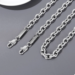 Detail of silver titanium steel O-chain bracelet with lobster clasp and square tag