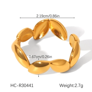 Detailed size view of golden wavy leaf open ring showing dimensions and 2.7g weight