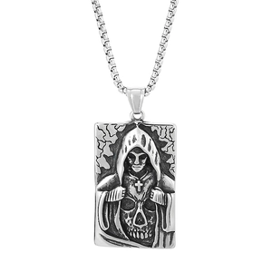 Pendentif gothique en acier inoxydable argenté avec relief de crâne à capuche et croix